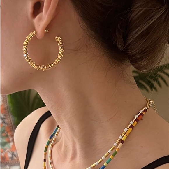 Premium statement gold hoop earrings - Picture 4 of 4